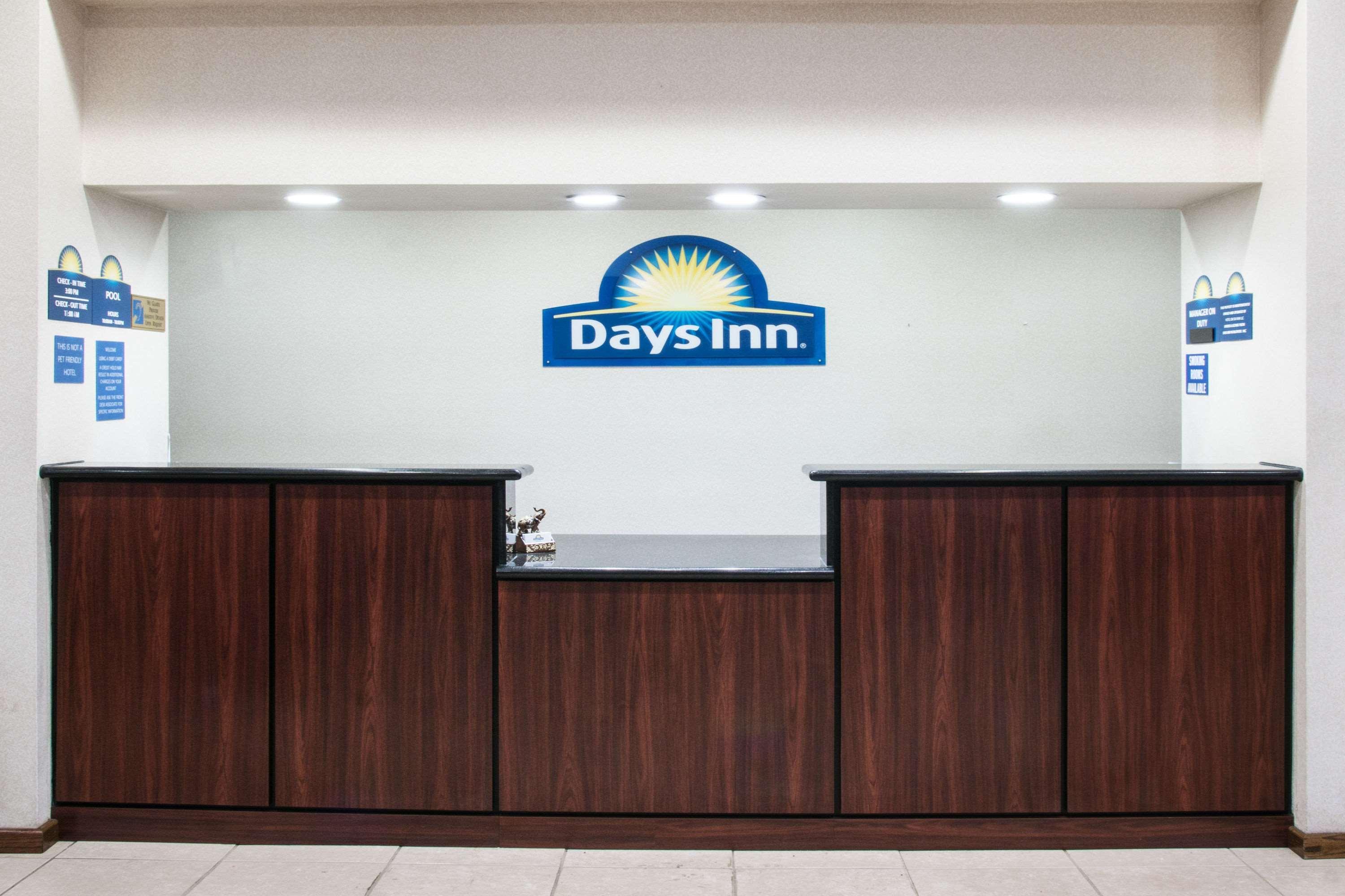Days Inn By Wyndham N.W. Medical Center San Antonio Exterior photo